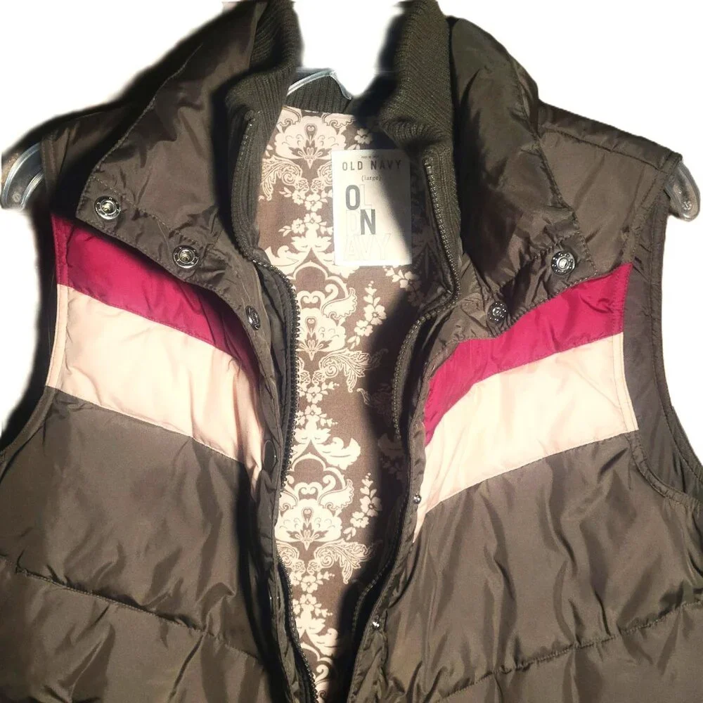 Old Navy Retro Puffer Women's Vest - Size L - Picture 2 of 12